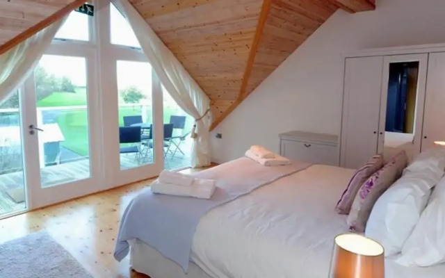 The Loft, Trefloyne Manor