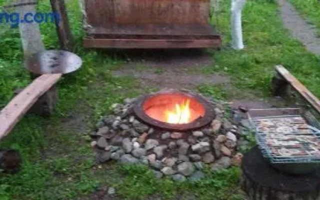 Rossi Rest House By The River