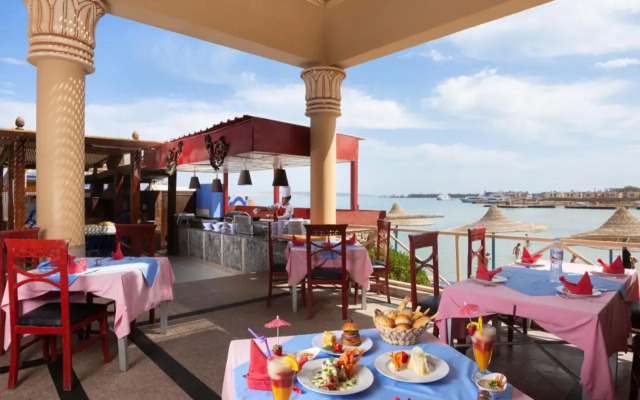 Sphinx Aqua Park Beach Resort