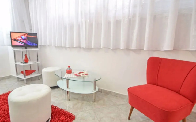 Apartment Dado Civray