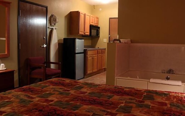 HomeTown Inn & Suites