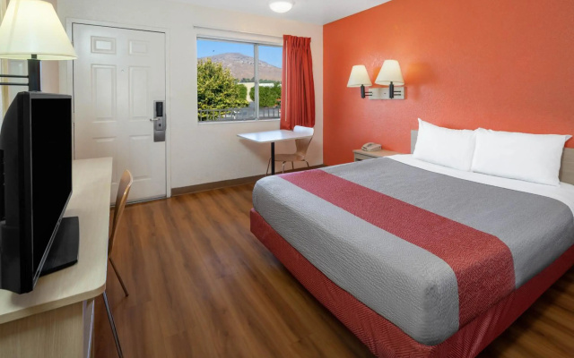 Motel 6 Riverside West - Jurupa Valley