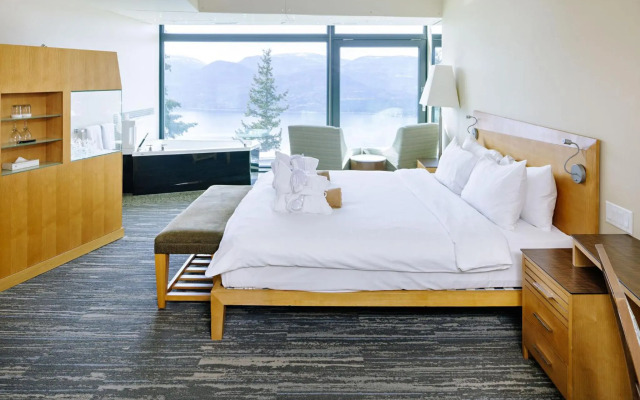 Sparkling Hill Resort