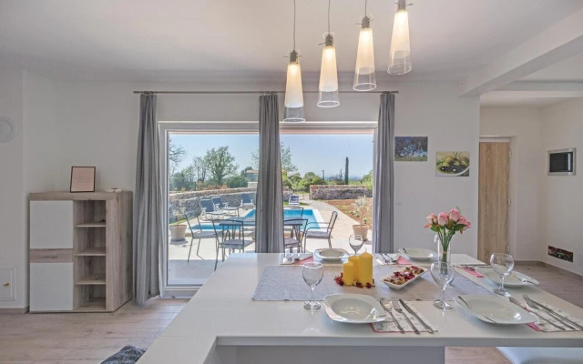 Nice Home in Vodnjan With Wifi and 2 Bedrooms