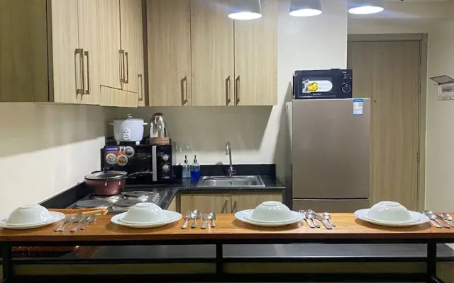 Cozy Room in Modern Parañaque Condo With 2 Bedrooms