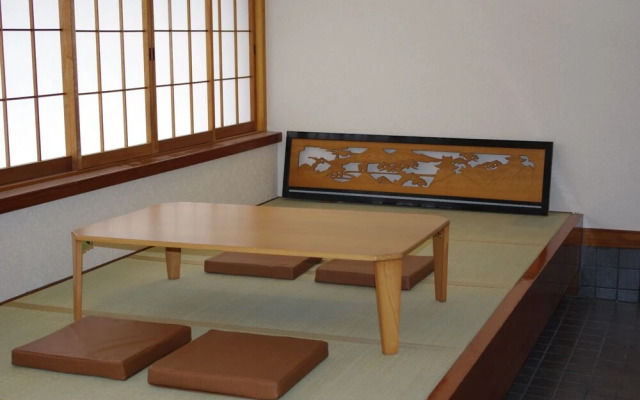 Tsubaki House