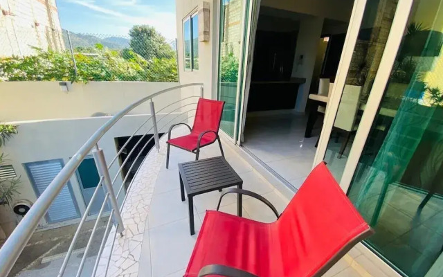 Apartments with Shared Pool and BBQ