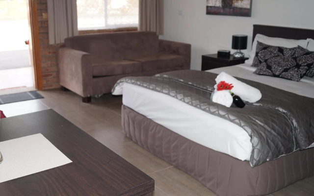 Tuncurry Motor Lodge – Guest Rooms – Tuncurry