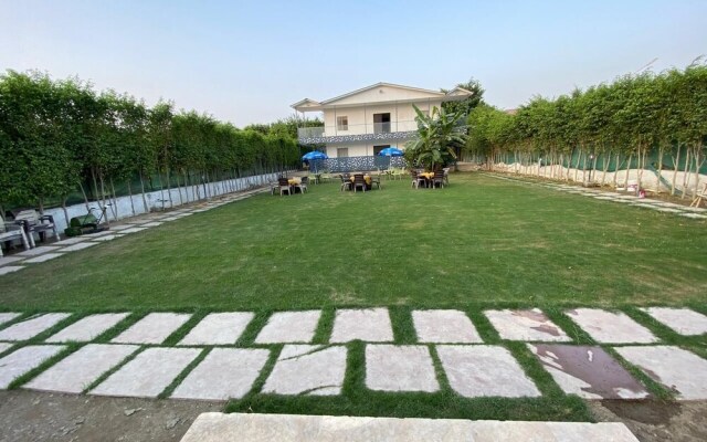 GoBravo 12 - Vansh 4Bhk Farm w/t Pool Sec135 Noida