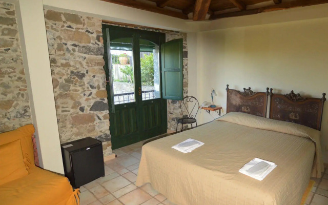 Antico Borgo Etneo Country Hotel