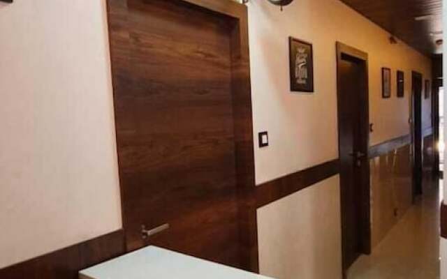 Hotel Manhar Residency - Hostel