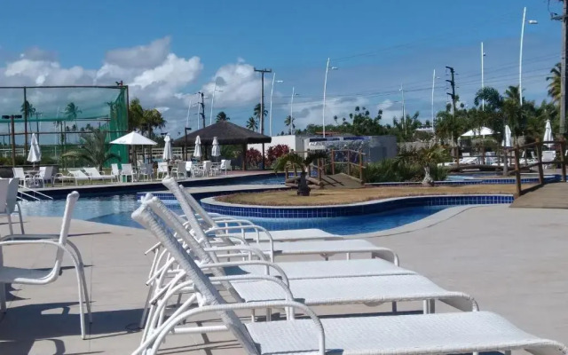 Flat de 1 quarto - Muro alto Condomínio Clube