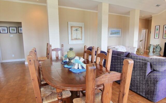 Groff's Getaway 646 by RedAwning