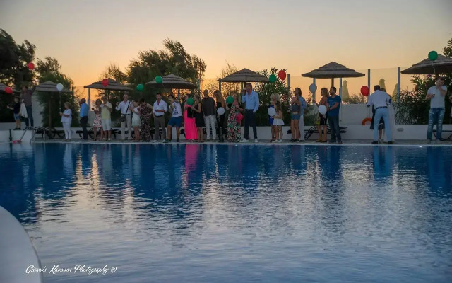 Mikri Vigla Hotel Beach Resort