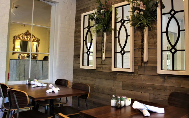 Linden Row Inn