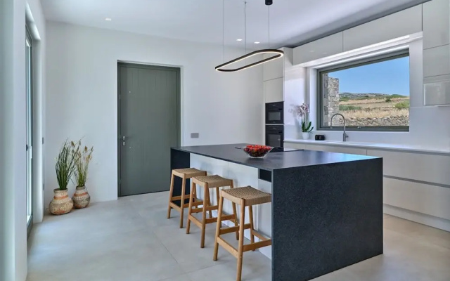 Luxury Villa Serenely