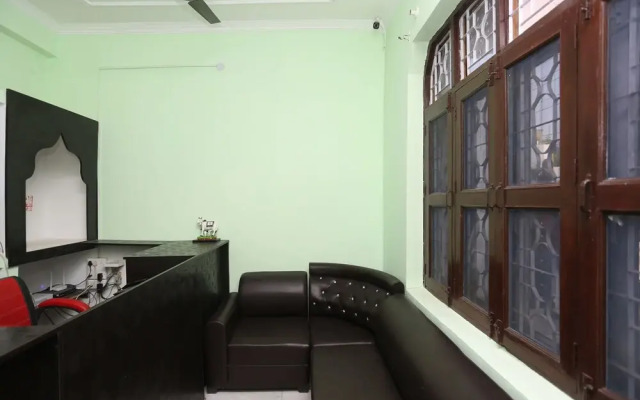 OYO 18669 Shree Palce