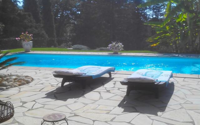 Peaceful Villa in Saint Paul de Vence With Swimming Pool