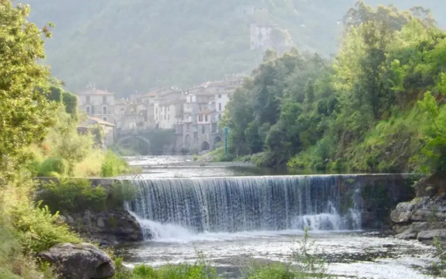 Via Liberale Sleeps 8 Isolabona Italy