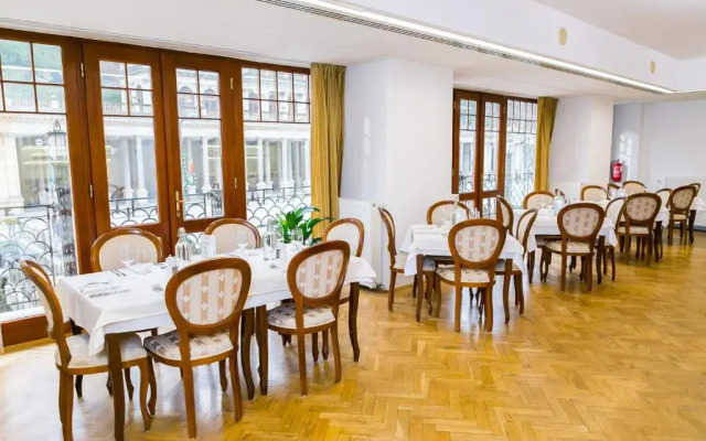 Art Deco WOLKER by ASTORIA Hotel & Medical Spa