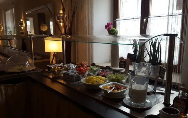 Hallbergerhof Hotel & Hostel