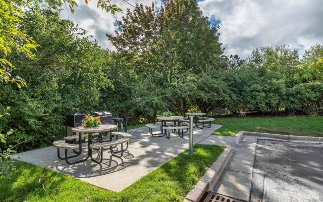 Extended Stay America Suites Milwaukee Brookfield