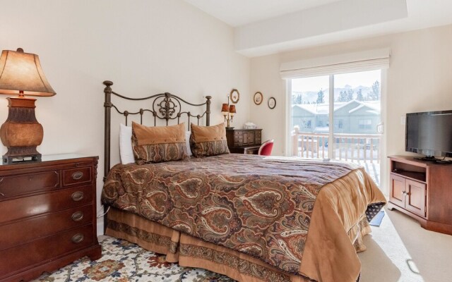 Mammoth Gateway Village # 8