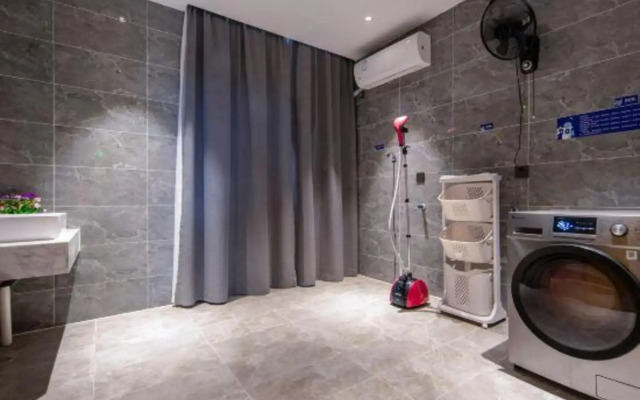 Yeste Hotel (Nanning Xianhu Wuhe University Town Pumiao)