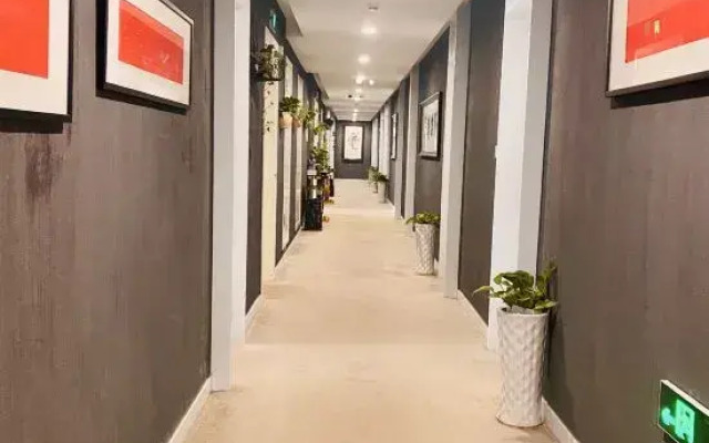 Deep Blue City Hostel