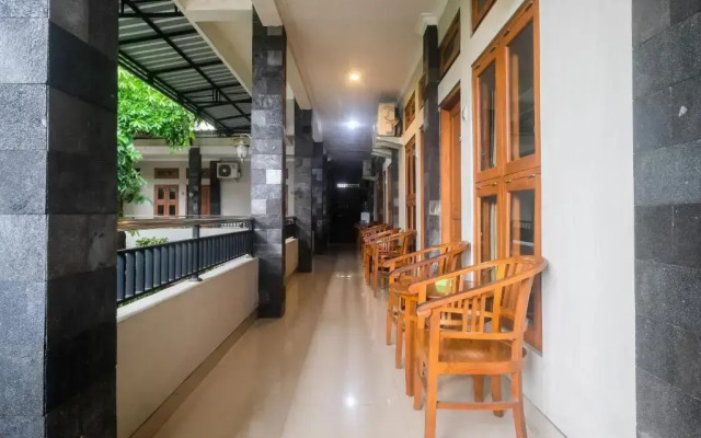 Joglo Manggisan Syariah by Oyo Rooms