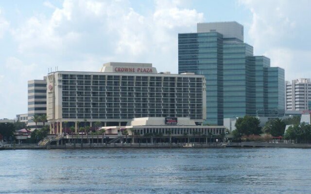 Crowne Plaza Jacksonville Riverfront