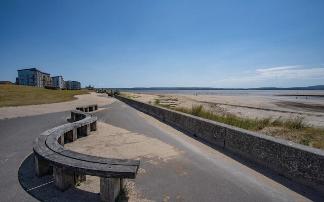 Beach View - 2 Bedroom Apartment - Llanelli
