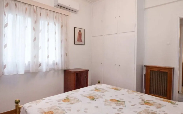 Beautiful Retro Apt in Koukaki