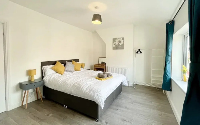 Worksop Newly Refurbished 2-bedroom House