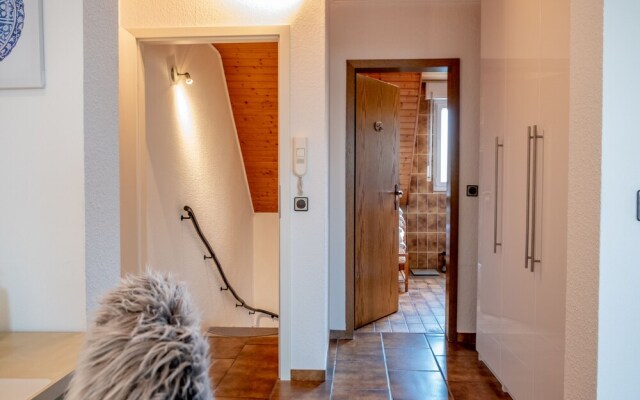 Helles Apartment mit eigenem Stellplatz