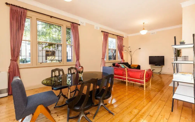 MADELINE, 1BDR Fitzroy Apartment