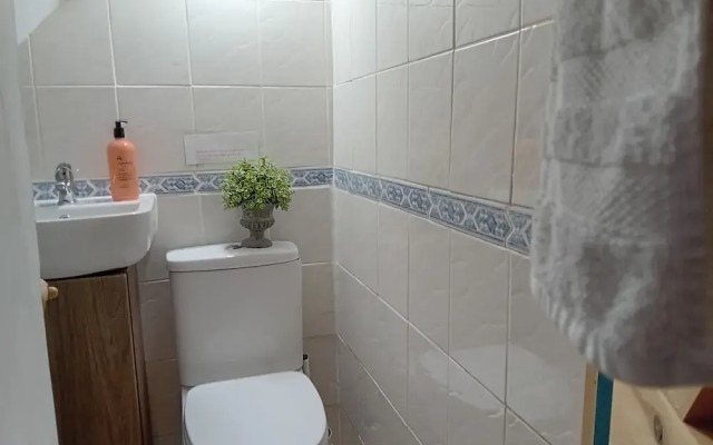 Happy Days Stays Ty Hapus