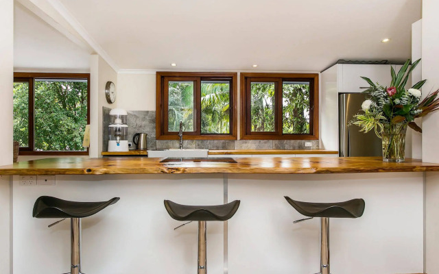 Bottlebrush Cottage