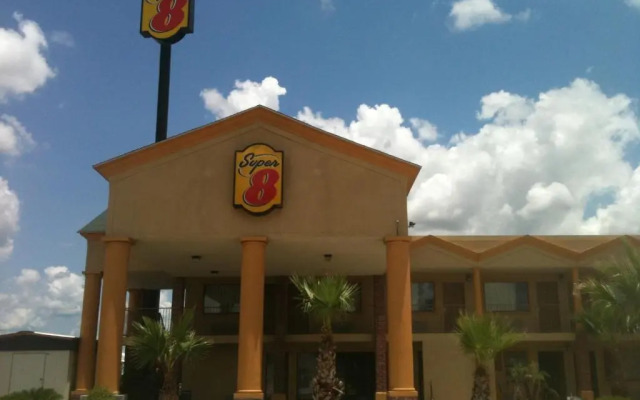 Super 8 Breaux Bridge