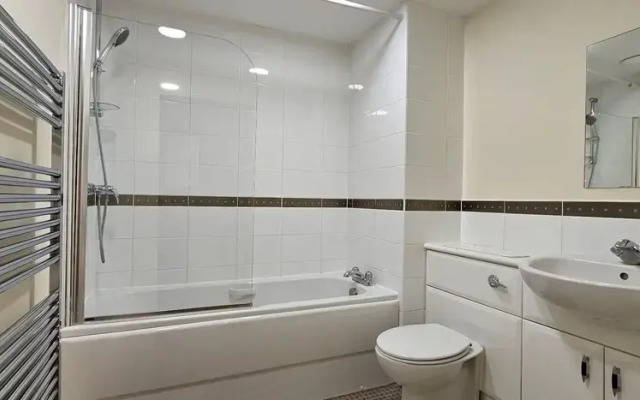 Modern & Lovely 2 Bed in London