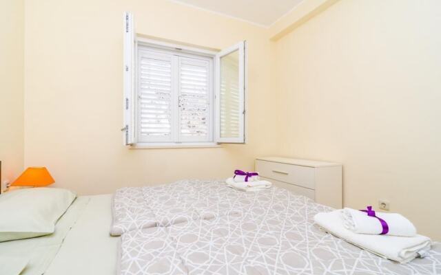 Niko's Sea View Apartment