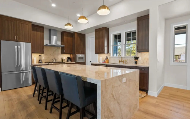 Pine Meadow All Seasons Lodge