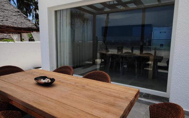 Amani Home - Moja Private Beach Suite