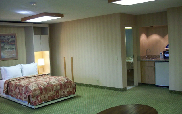 Red Lion Inn & Suites Deschutes River Bend