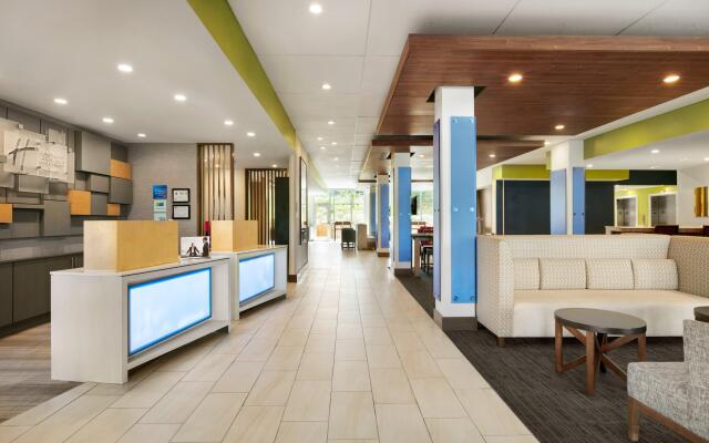 Holiday Inn Express & Suites Salisbury by IHG