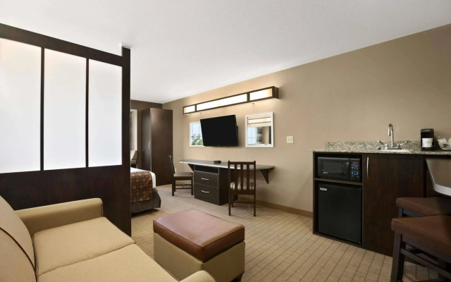 Microtel Inn & Suites by Wyndham St Clairsville/Wheeling