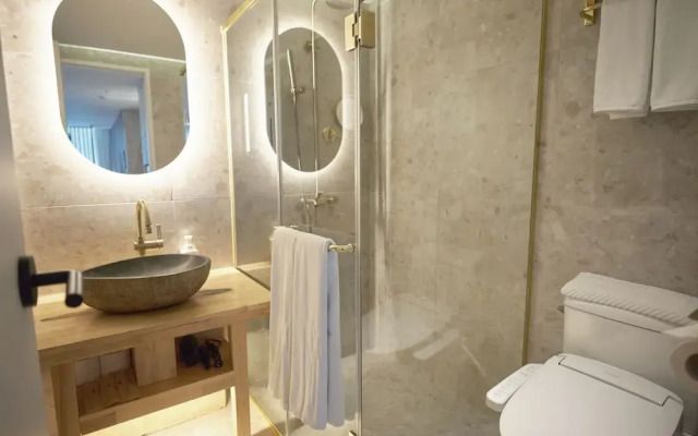 UH Suite The Myeongdong