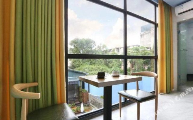 Hanshui·Semi-Hidden Mijing Inn Chaozhou Arch Street