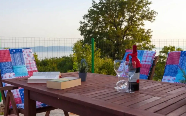 Tonci - Comfortable & Surrounded by Nature - H
