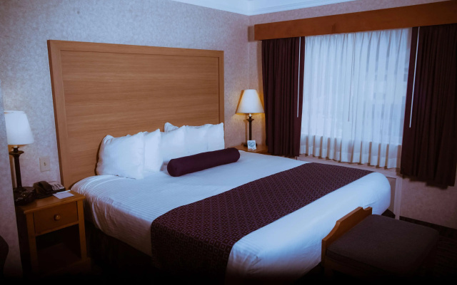 Best Western Plus Executive Court Inn & Conference Center